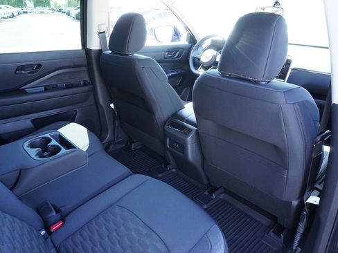 New 2025 Nissan Pathfinder SV image 11