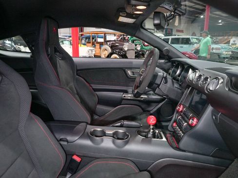 Used 2018 Ford Mustang Shelby GT350R w/ GT350R Equipment Group 920A RWD image 40