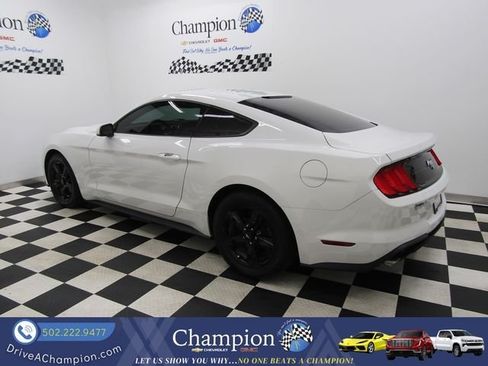 Used 2018 Ford Mustang Coupe RWD image 8