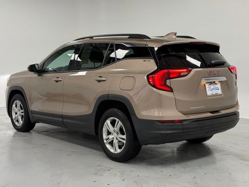 Used 2018 GMC Terrain SLE w/ Driver Convenience Package image 3