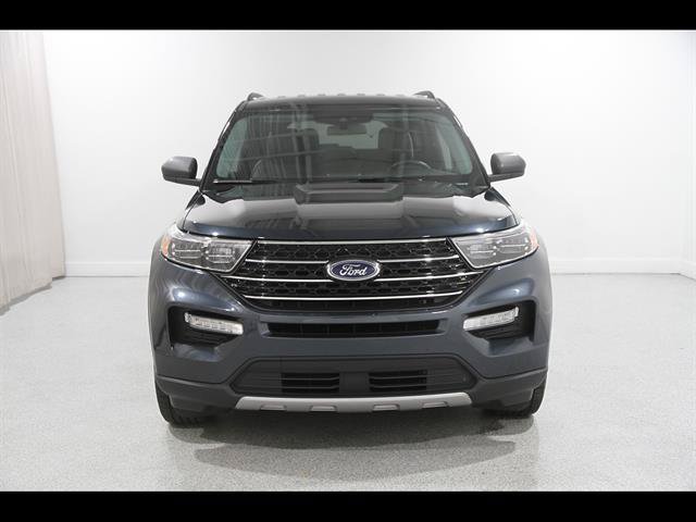 Certified 2022 Ford Explorer XLT w/ Equipment Group 202A AWD/4WD image 2