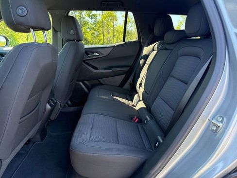 Used 2025 Chevrolet Equinox LT FWD image 13