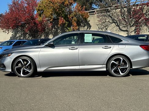 Used 2018 Honda Accord Sport image 7