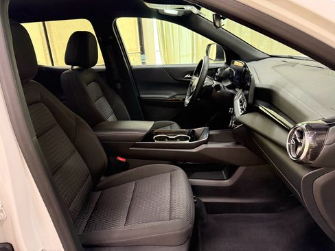 Used 2025 Chevrolet Equinox LT FWD image 25