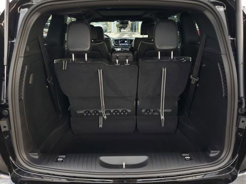 New 2026 Chrysler Pacifica Limited image 9