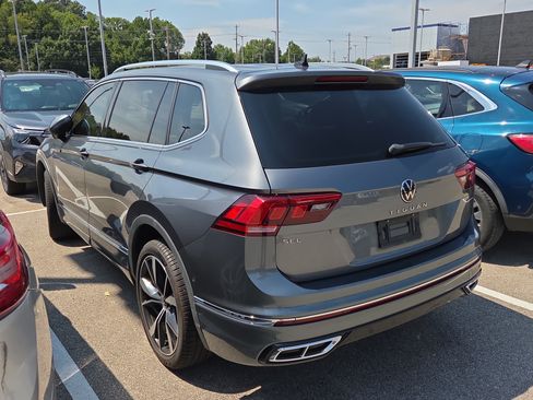 Used 2022 Volkswagen Tiguan SEL R-Line AWD/4WD image 4