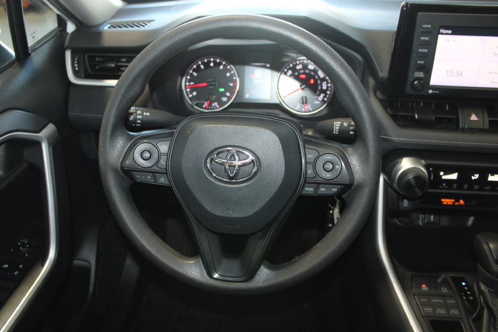Used 2022 Toyota RAV4 LE AWD/4WD image 12