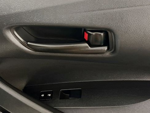 Used 2022 Toyota Corolla LE image 31