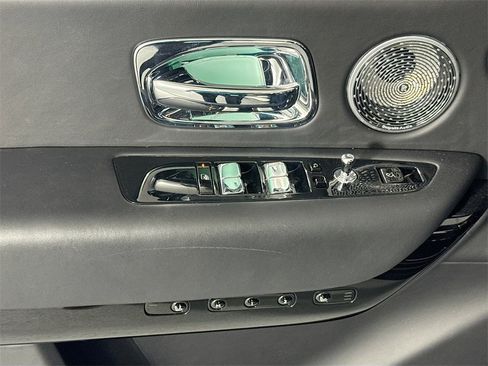 Used 2024 Rolls-Royce Cullinan image 18
