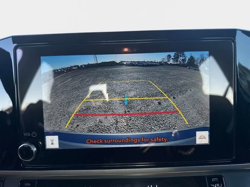 Used 2025 Toyota Camry SE image 22