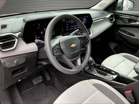 Used 2025 Chevrolet TrailBlazer LT FWD image 15