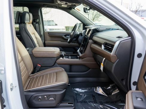 New 2026 GMC Yukon XL Denali Ultimate image 10