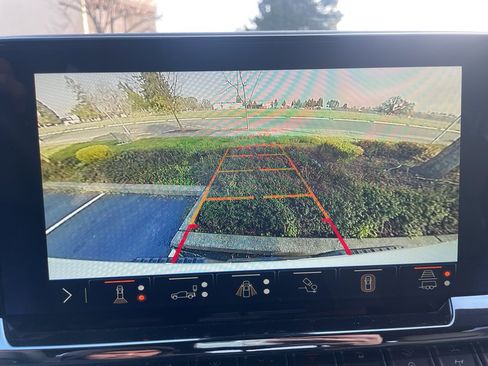 Used 2025 Chevrolet Silverado 1500 ZR2 w/ Technology Package image 30