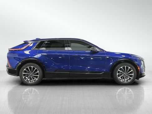 Used 2024 Cadillac Lyriq Sport w/ LPO, Floor Liner Package AWD/4WD image 6