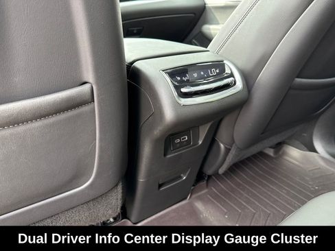 Used 2024 Cadillac XT6 Sport w/ Technology Package image 27