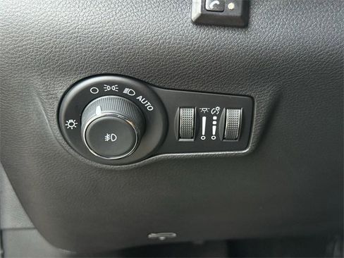 Used 2022 Jeep Compass Trailhawk w/ Trailhawk Elite Group image 24