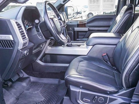 Used 2017 Ford F150 Platinum w/ Equipment Group 701A Luxury image 18