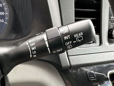 Used 2020 Toyota Sienna LE FWD image 32
