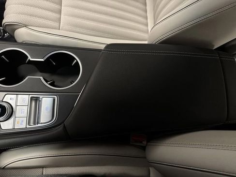 Used 2025 Genesis G70 2.5T w/ Sport Prestige Package image 21