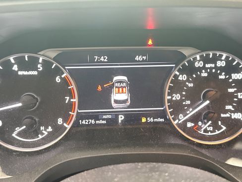 Used 2023 Nissan Rogue SL w/ SL Premium Package image 10