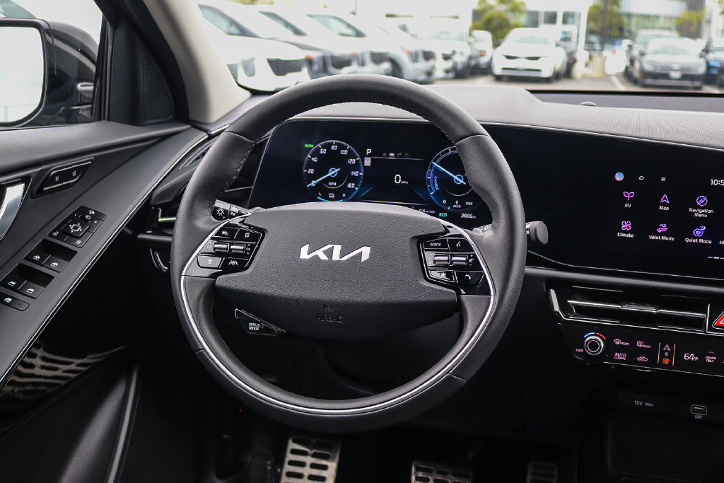 Certified 2025 Kia Niro Wave w/ Wave Preserve Package FWD image 15