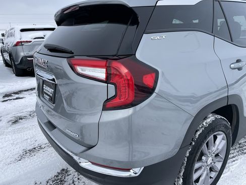 Used 2023 GMC Terrain SLT image 29