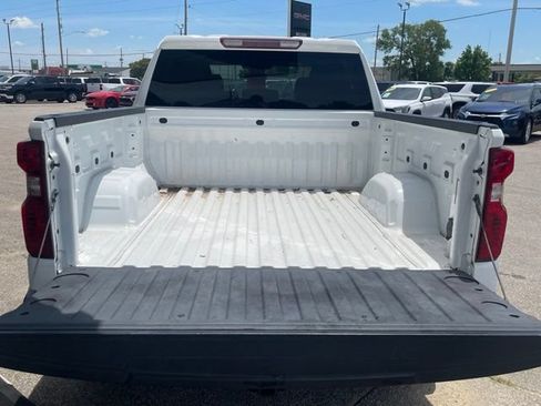 Used 2023 Chevrolet Silverado 1500 Custom AWD/4WD image 27