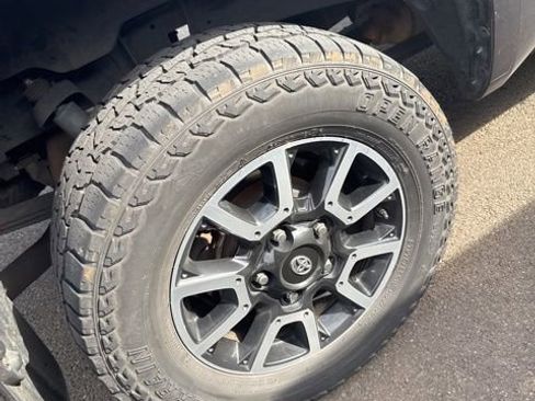 Used 2018 Toyota Tundra Limited w/ Limited Premium Package image 10