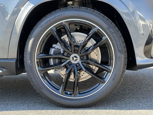 New 2026 Mercedes-Benz GLS 450 4MATIC image 10