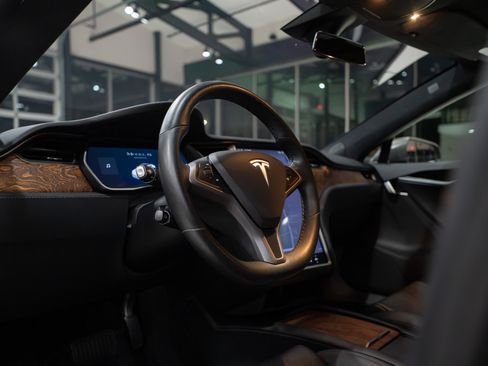 Used 2021 Tesla Model S Long Range Plus AWD/4WD image 10