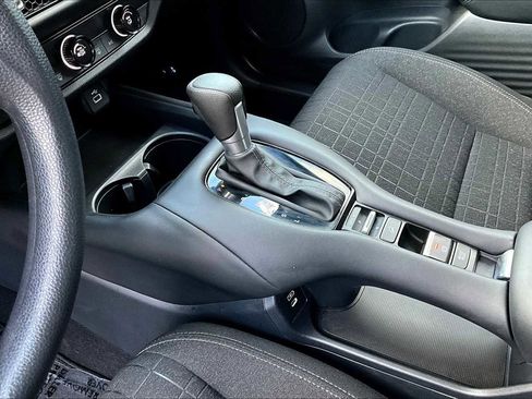 Used 2024 Honda HR-V LX image 17