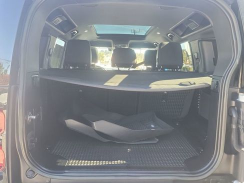 Used 2023 Land Rover Defender 110 X-Dynamic SE image 11