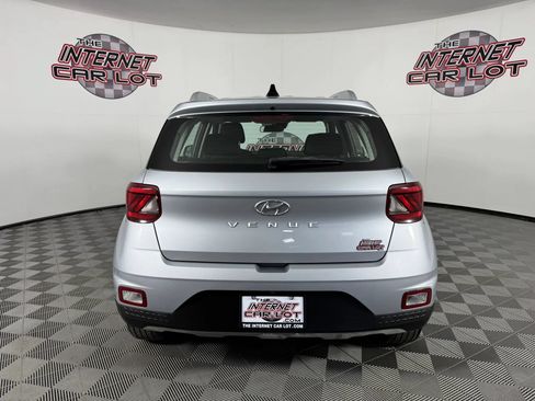 Used 2021 Hyundai Venue SEL FWD image 6