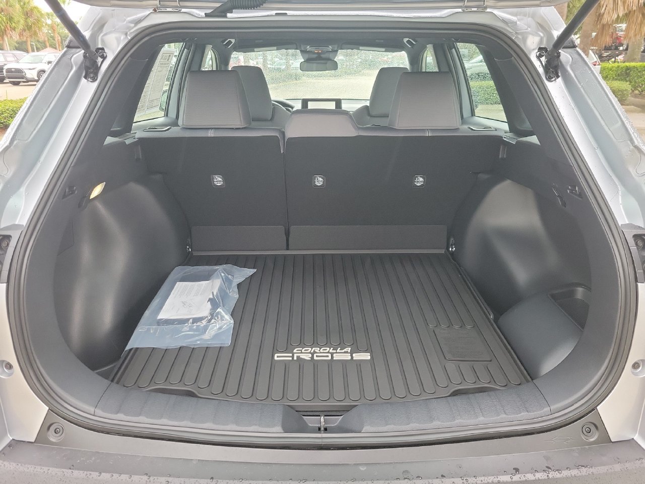 Used 2026 Toyota Corolla Cross AWD Hybrid image 8