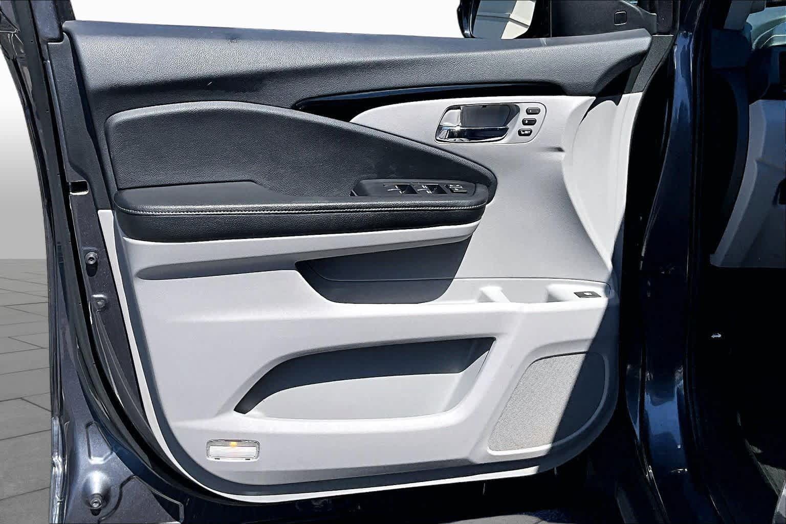 Used 2020 Honda Ridgeline RTL-E image 22