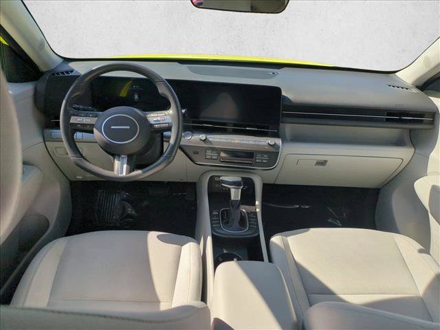 Used 2025 Hyundai Kona SEL AWD/4WD image 16