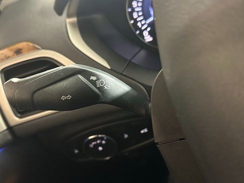 Used 2013 Lincoln MKZ image 27