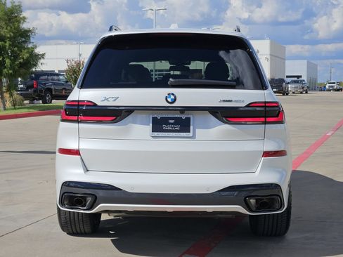 Used 2027 BMW X7 xDrive40i w/ M Sport Package AWD/4WD image 8
