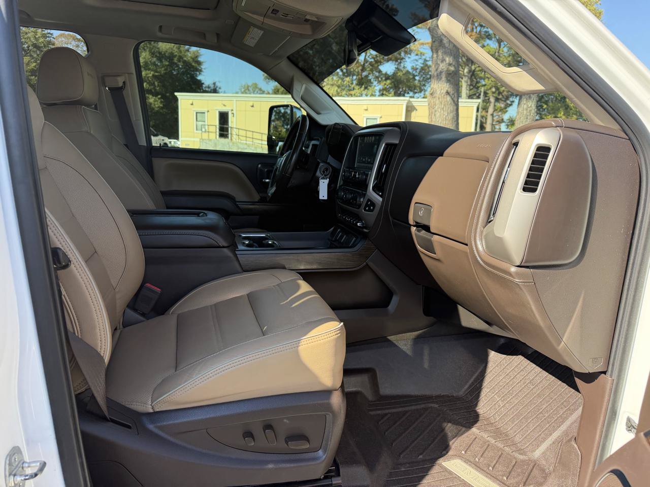 Used 2019 GMC Sierra 2500 Denali w/ Duramax Plus Package AWD/4WD image 13