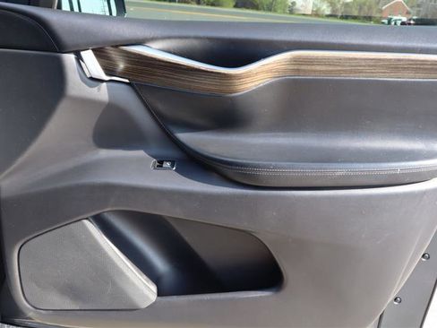 Used 2016 Tesla Model X 90D image 9