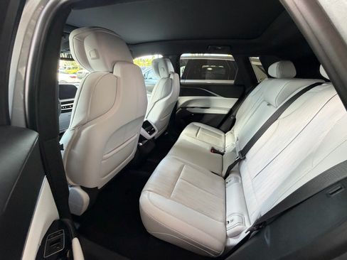 Used 2024 Cadillac Lyriq Luxury RWD image 10
