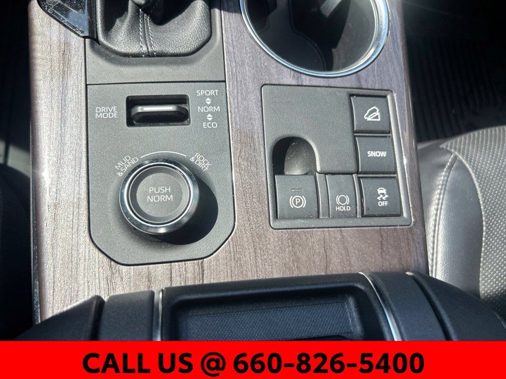 Used 2023 Toyota Highlander Platinum AWD/4WD image 19