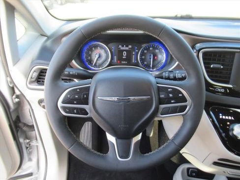 Certified 2024 Chrysler Voyager LX image 17