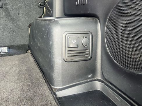 Used 2019 Toyota 4Runner SR5 Sport Utility image 8