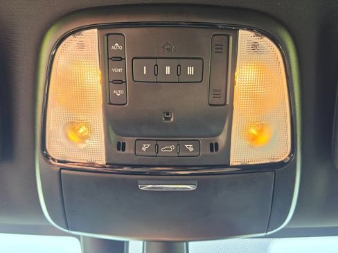 Used 2025 Dodge Durango GT AWD/4WD image 28