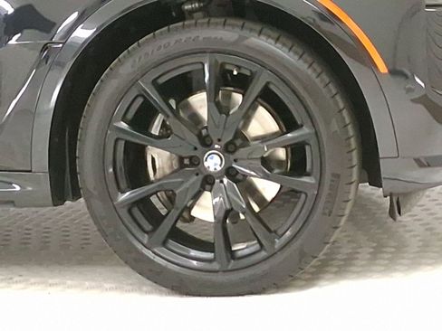 Used 2023 BMW X7 xDrive40i w/ M Sport Package AWD/4WD image 10