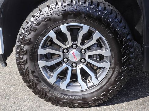 Used 2020 GMC Sierra 1500 AT4 w/ AT4 Premium Package image 14