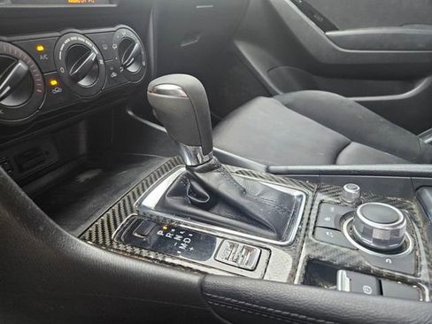 Used 2017 MAZDA MAZDA3 Sport image 23