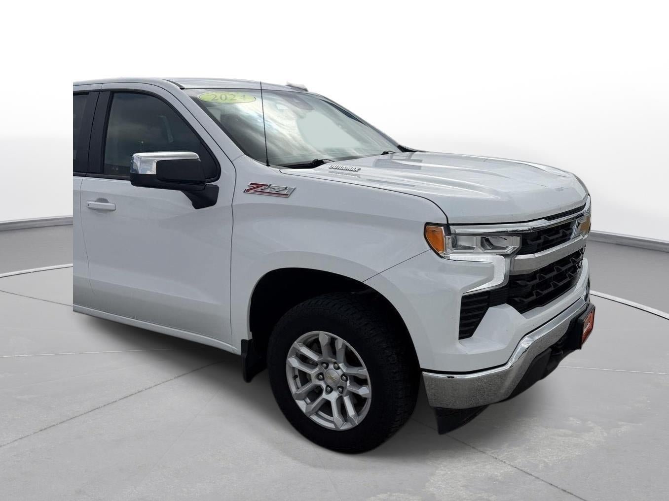 Used 2024 Chevrolet Silverado 1500 LT AWD/4WD image 5