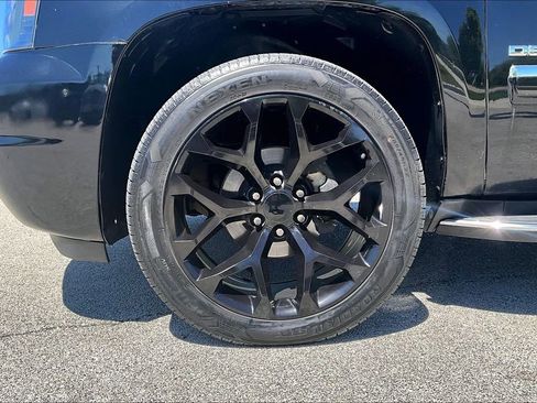 Used 2012 GMC Yukon XL Denali AWD/4WD image 10